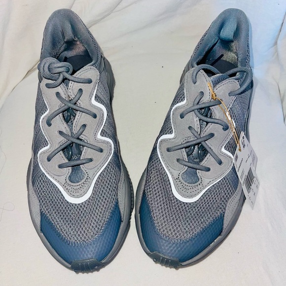 “New” no box - Adidas “Ozweego” color grey. - Picture 5 of 6